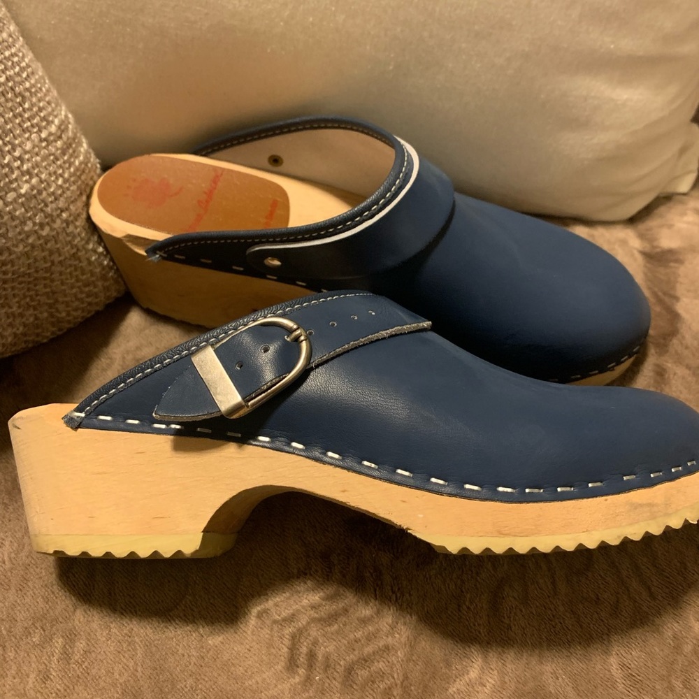 Blue Clogs by Hanna Andersson, size 39
